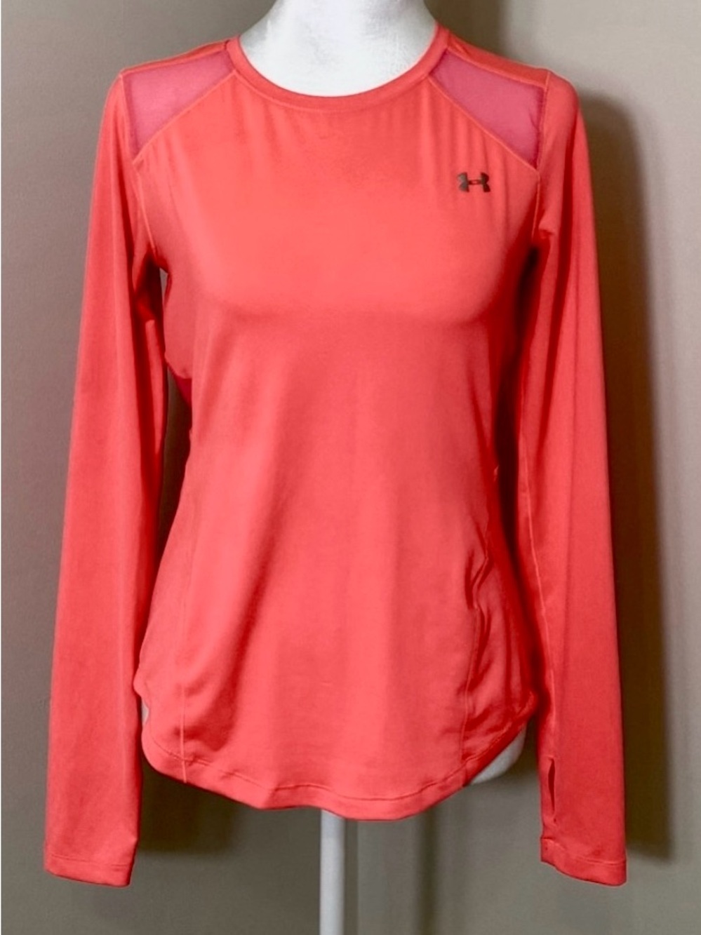 Under Armour Womens Athletic Long Sleeve Top Size Small See Measurements